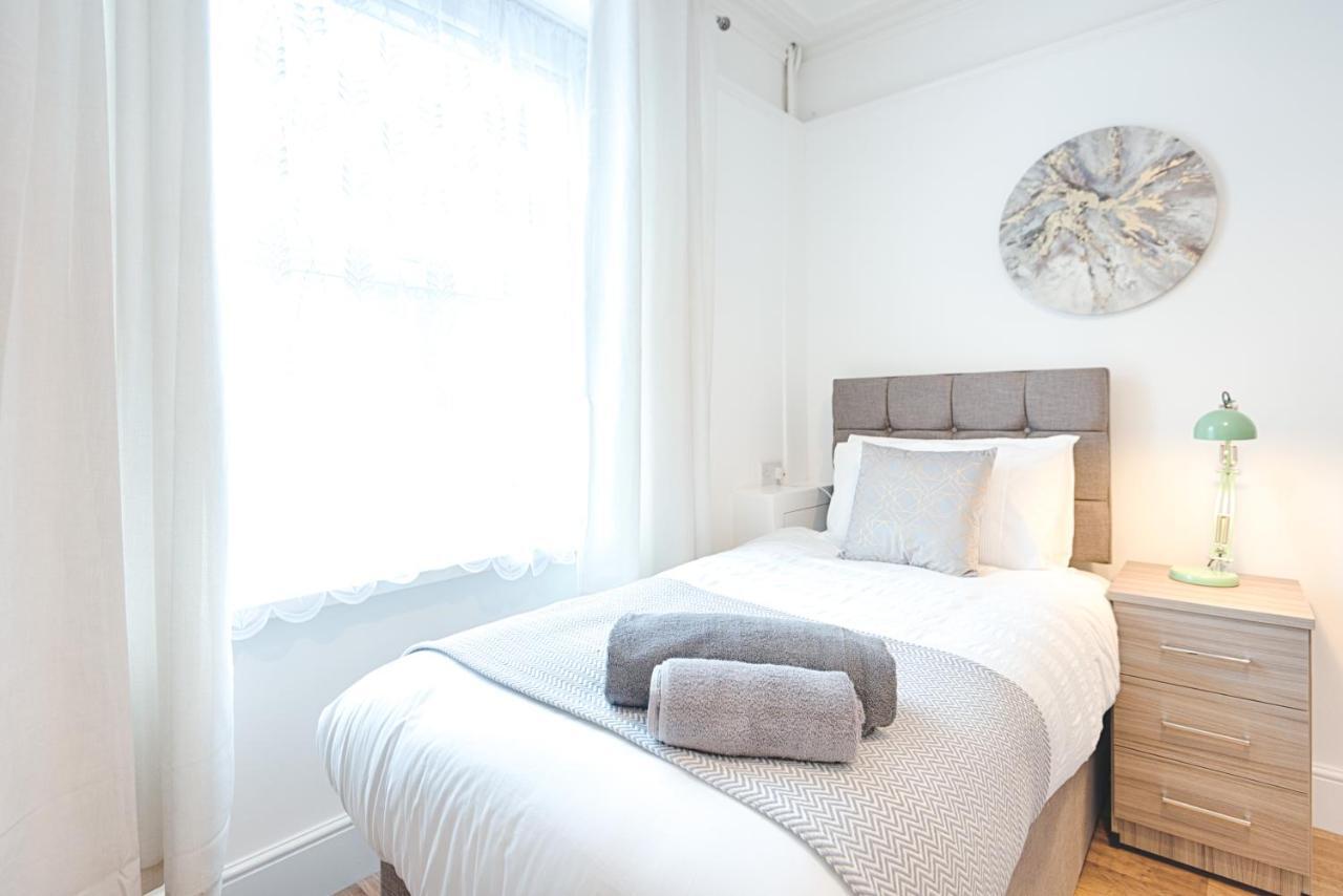 Large Green Garden, 4 Bedrooms, Sleeps 8 Swansea Exterior foto
